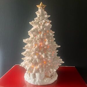 Mikasa Cream Holiday Tree, Illuminated